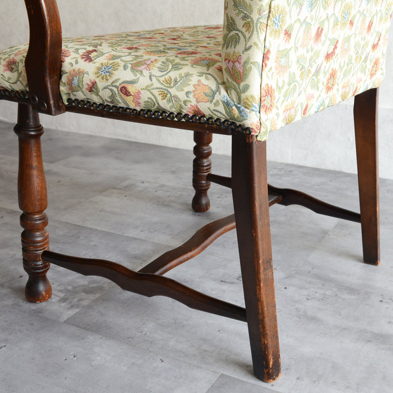 クラシック　アームチェア