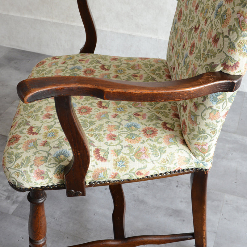 クラシック　アームチェア