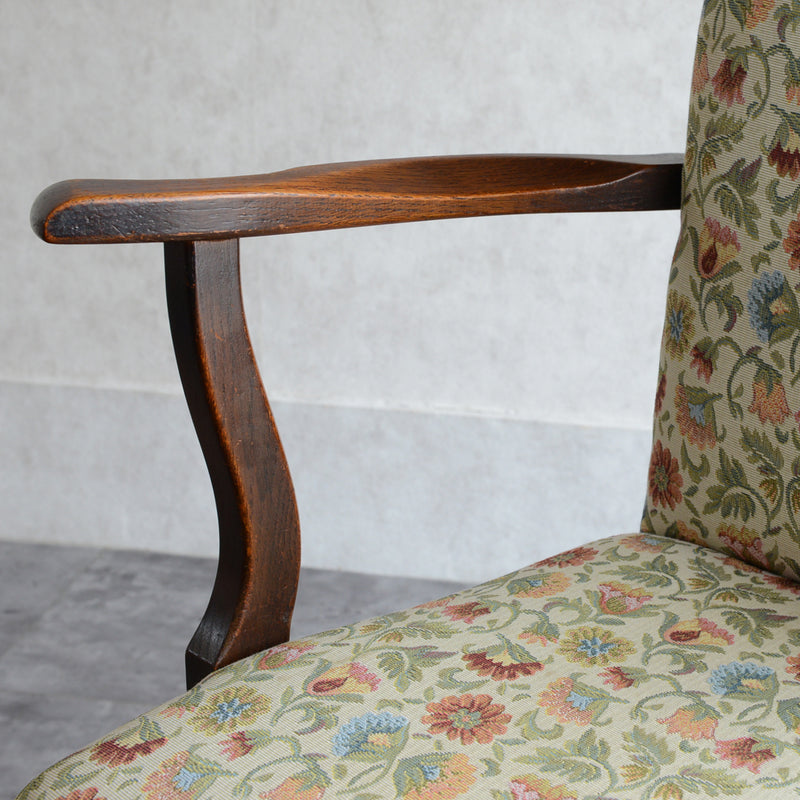 クラシック　アームチェア