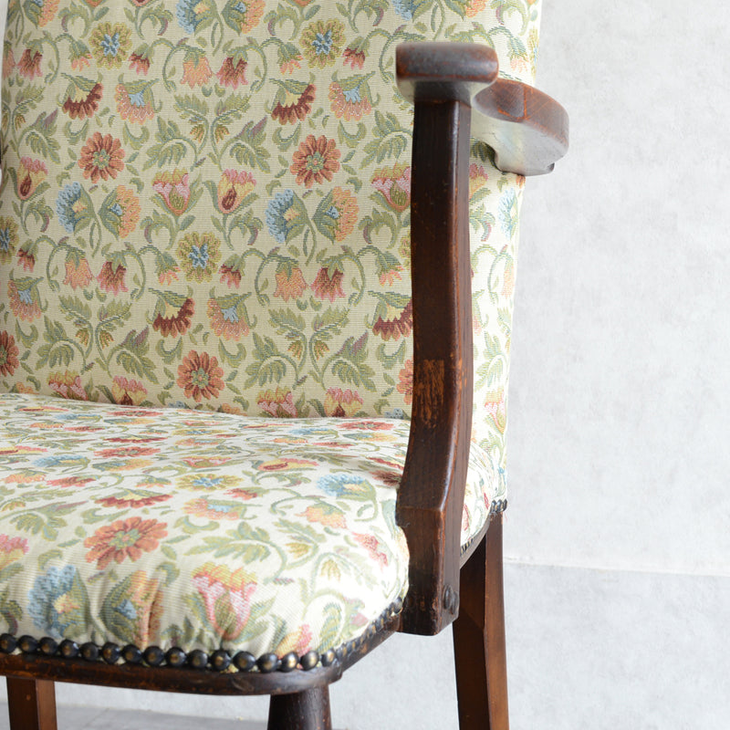 クラシック　アームチェア