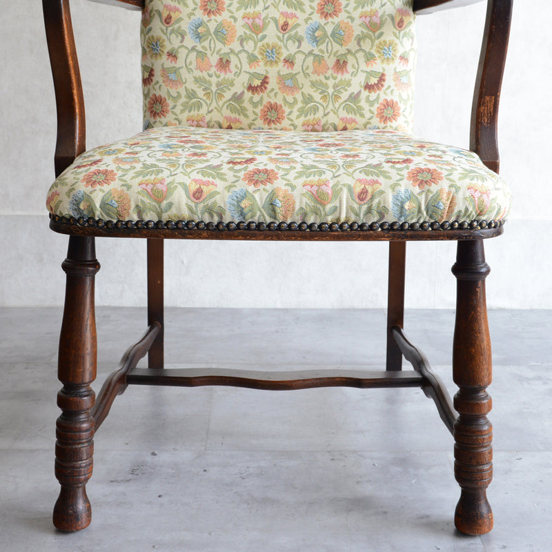 クラシック　アームチェア