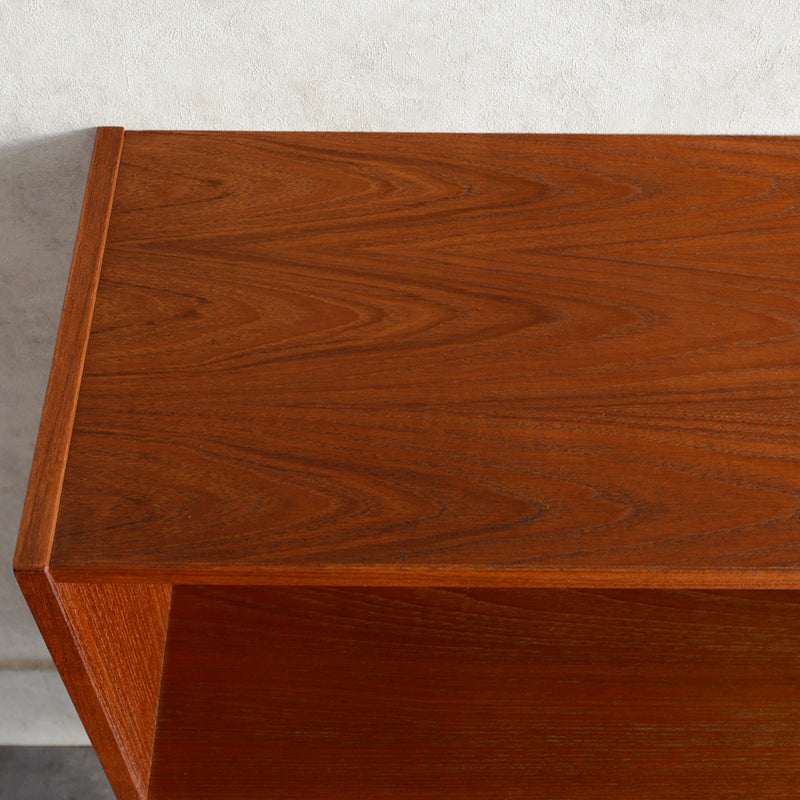 デンマーク ヴィンテージ シェルフ 5-7 木扉付