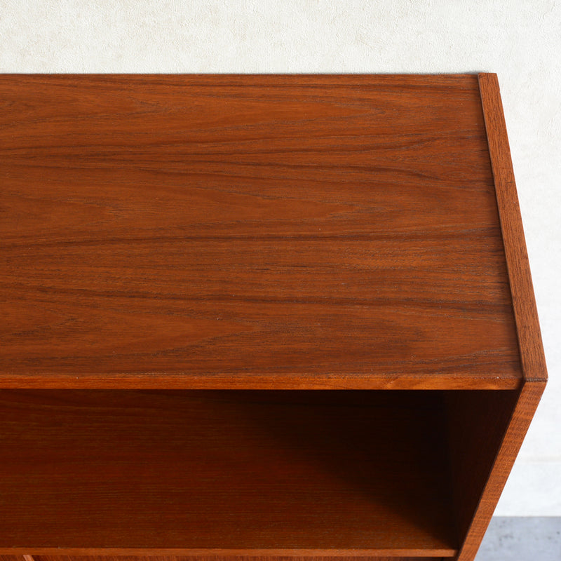 デンマーク ヴィンテージ シェルフ 5-7 木扉付