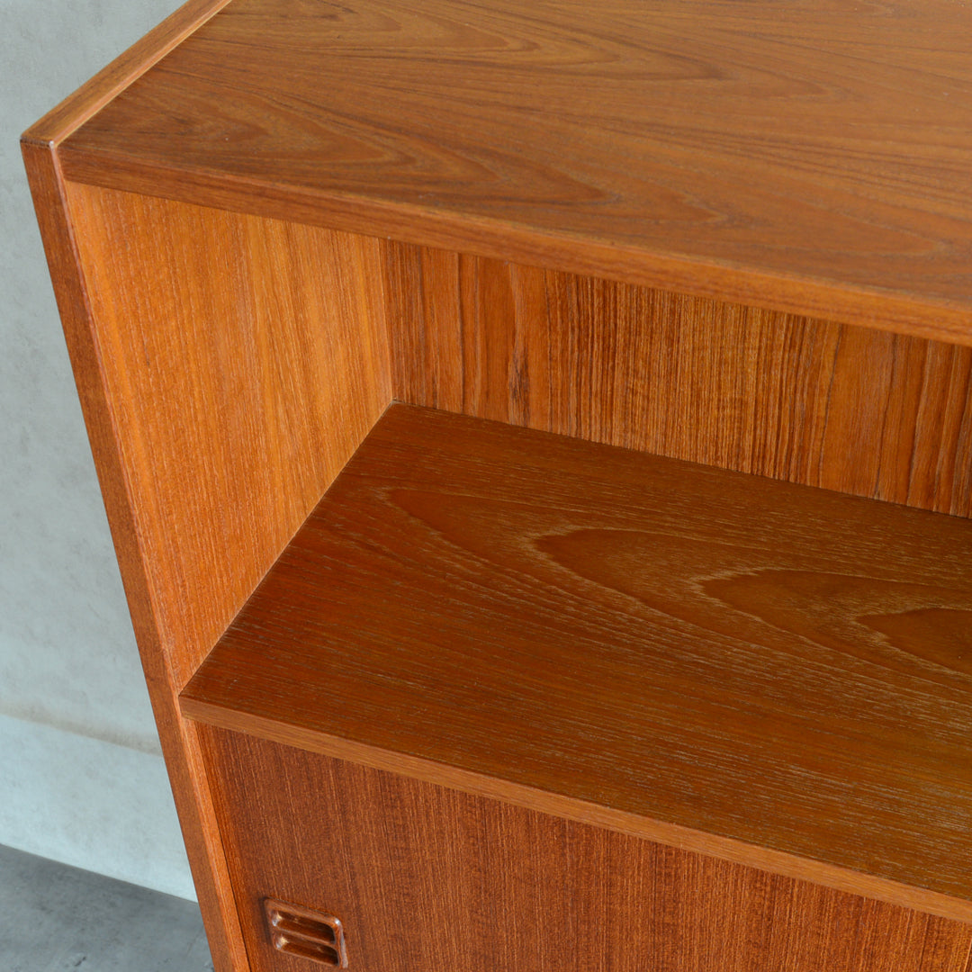 デンマーク ヴィンテージ シェルフ 5-7 木扉付