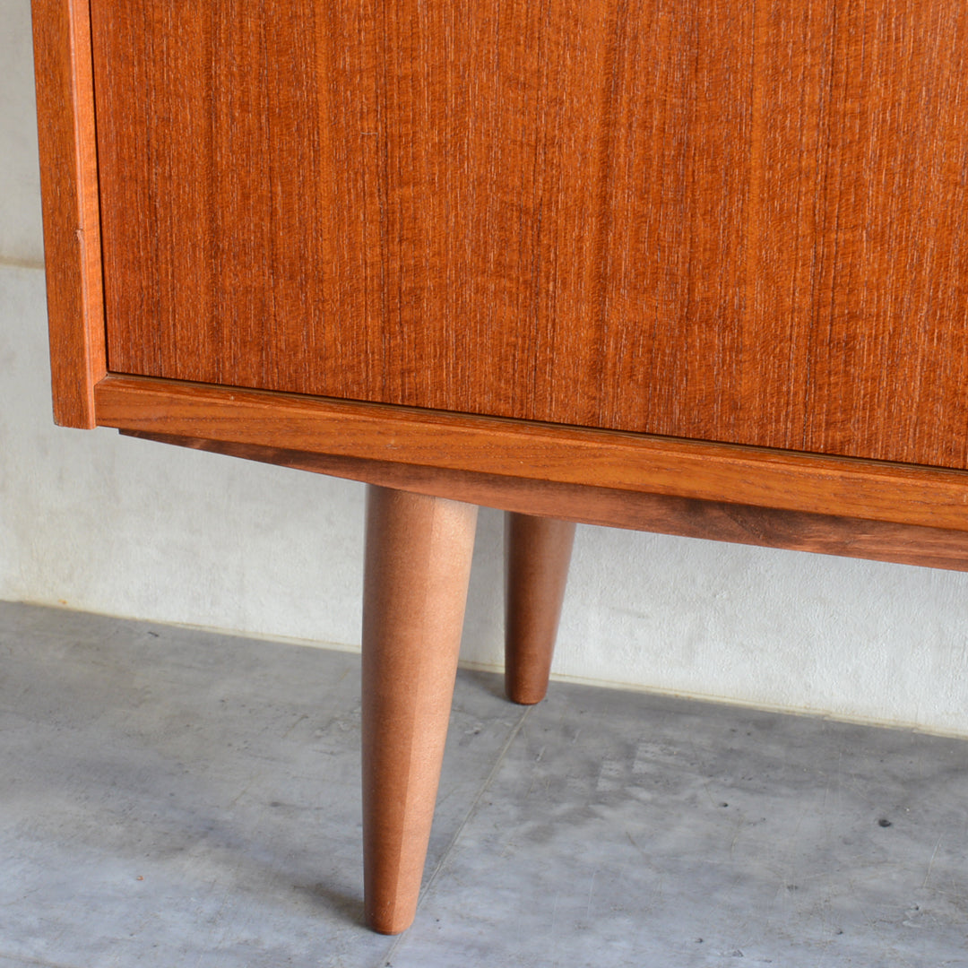 デンマーク ヴィンテージ シェルフ 5-7 木扉付