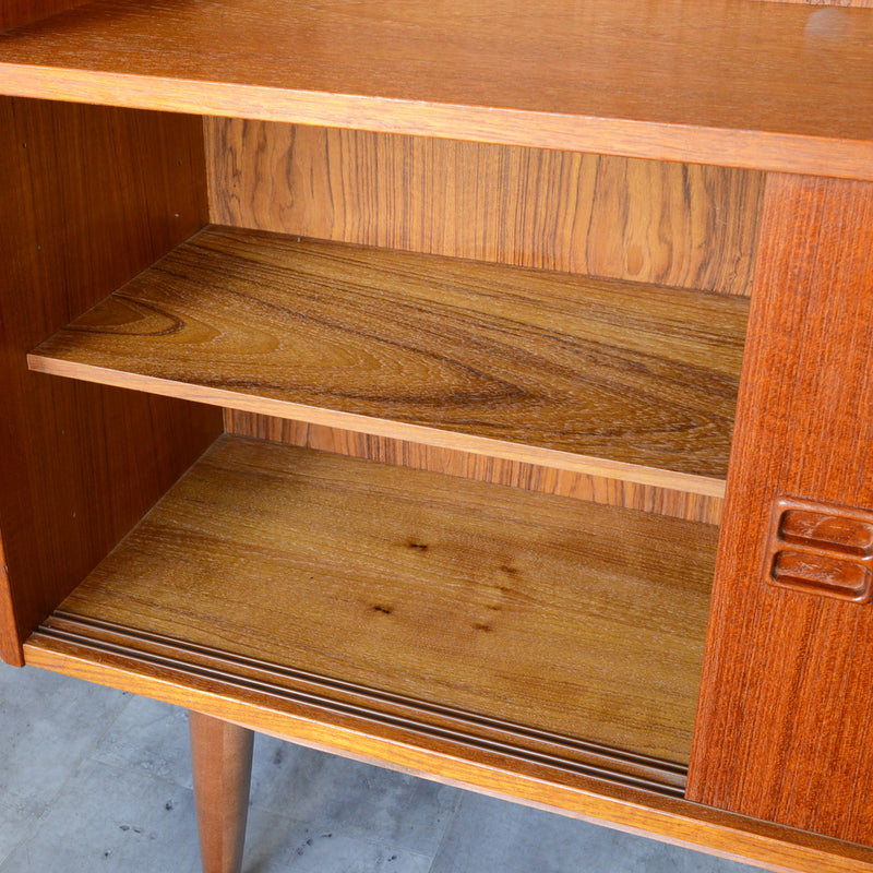 デンマーク ヴィンテージ シェルフ 5-7 木扉付