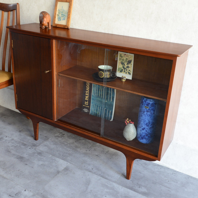 イギリス ヴィンテージ ガラス扉キャビネット 014