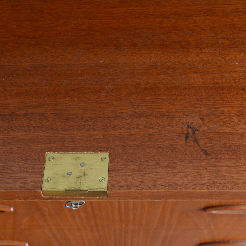 Jentique  ジェンティーク　ビューロー08