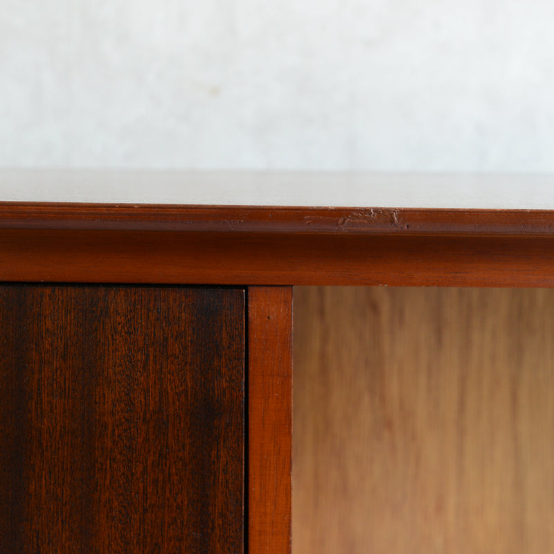 イギリス ヴィンテージ ガラス扉キャビネット 014