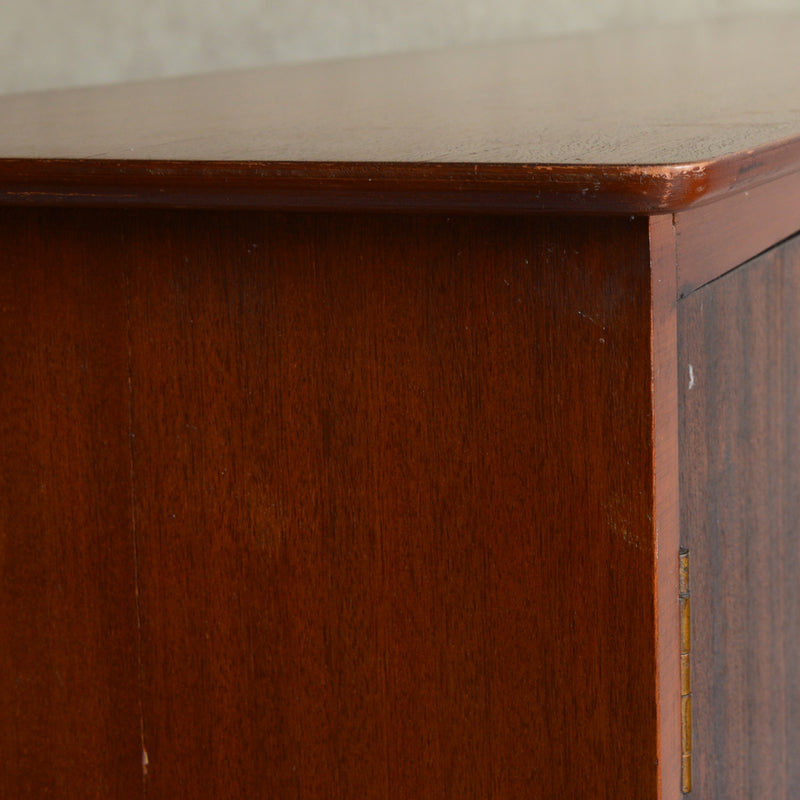 イギリス ヴィンテージ ガラス扉キャビネット 014