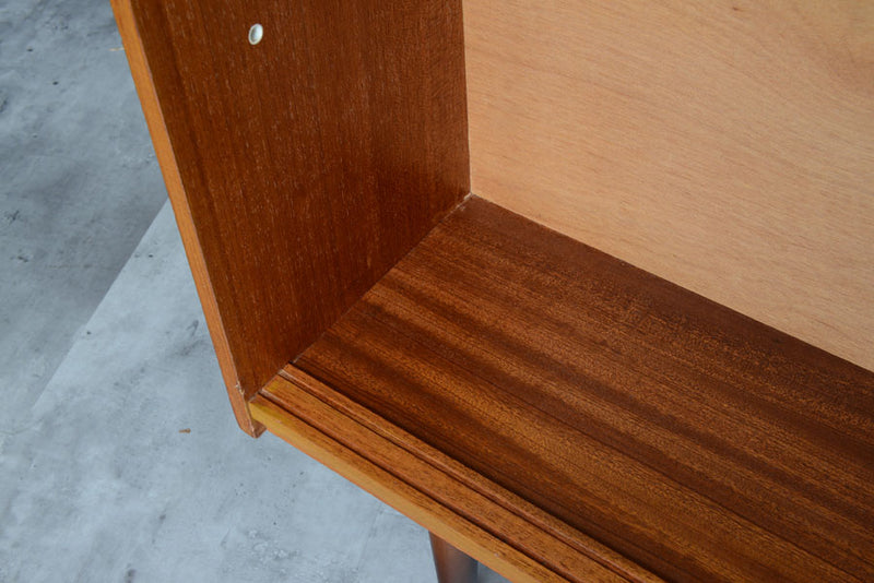 ガラス扉チークキャビネット004