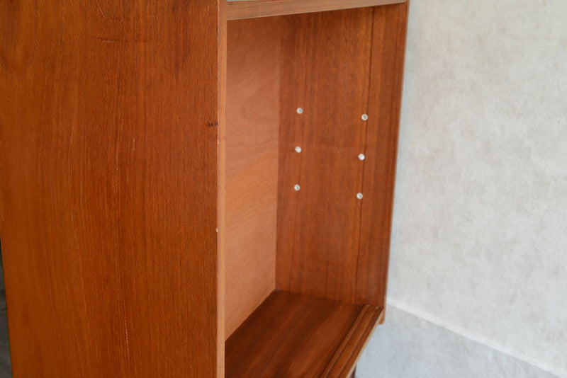 ガラス扉チークキャビネット004