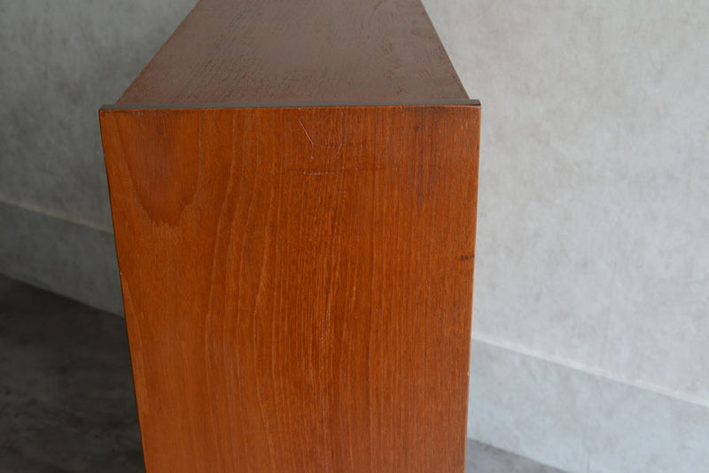 ガラス扉チークキャビネット004