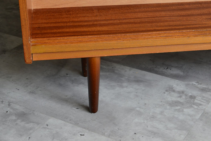 ガラス扉チークキャビネット004