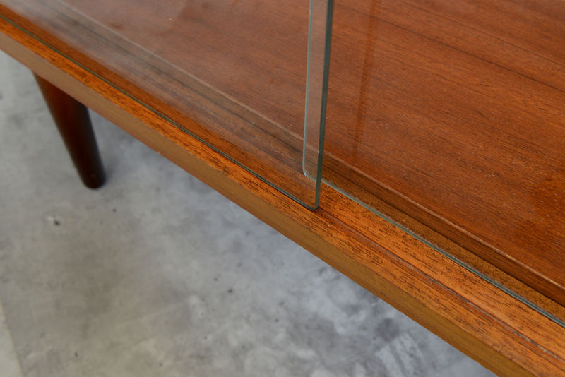 ガラス扉チークキャビネット004