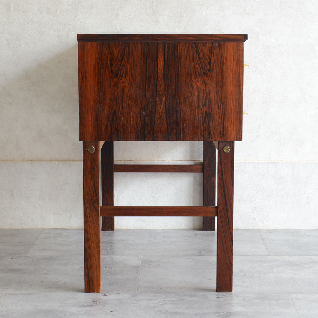 デンマーク  ローズウッド 2段チェスト 5-6