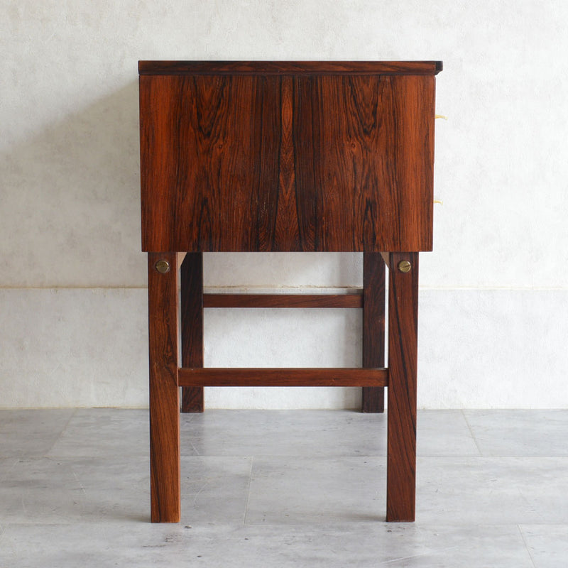 デンマーク  ローズウッド 2段チェスト 5-6