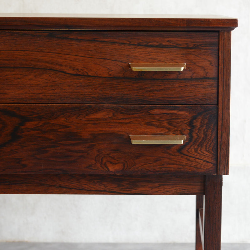 デンマーク  ローズウッド 2段チェスト 5-6