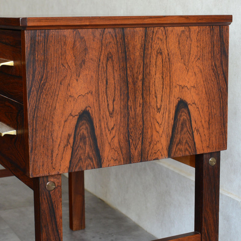 デンマーク  ローズウッド 2段チェスト 5-6