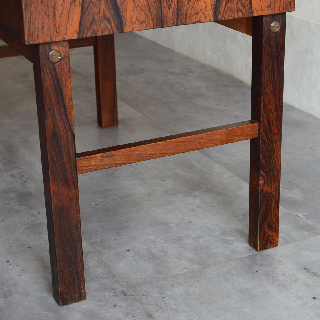 デンマーク  ローズウッド 2段チェスト 5-6