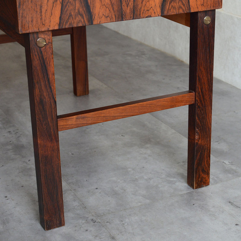 デンマーク  ローズウッド 2段チェスト 5-6