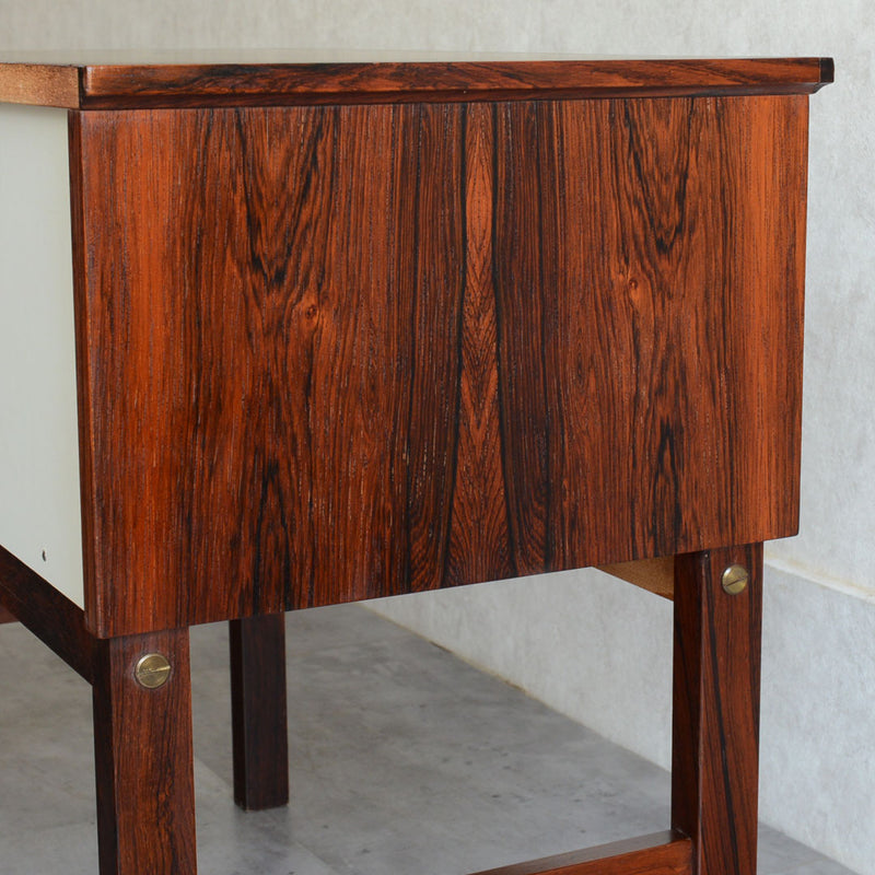 デンマーク  ローズウッド 2段チェスト 5-6