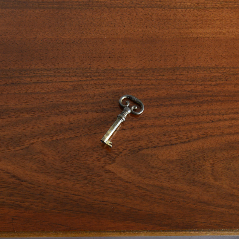 オランダクラシック  鍵付き キャビネット