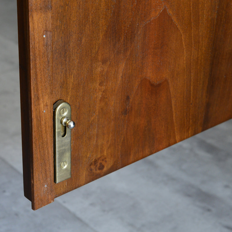 オランダクラシック  鍵付き キャビネット