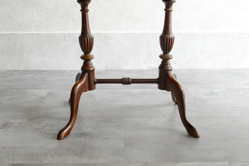 クラシック　サイドテーブル　パイクラスト01