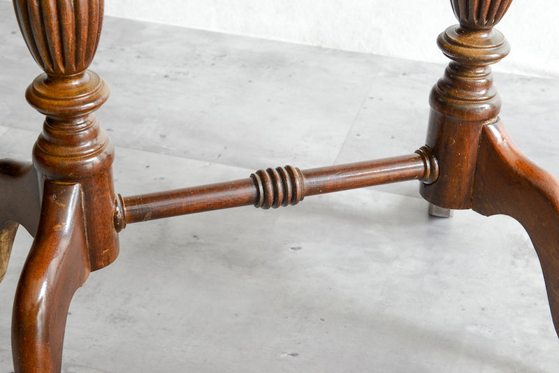 クラシック　サイドテーブル　パイクラスト01