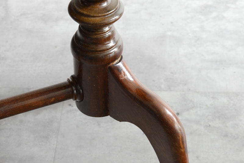 クラシック　サイドテーブル　パイクラスト01