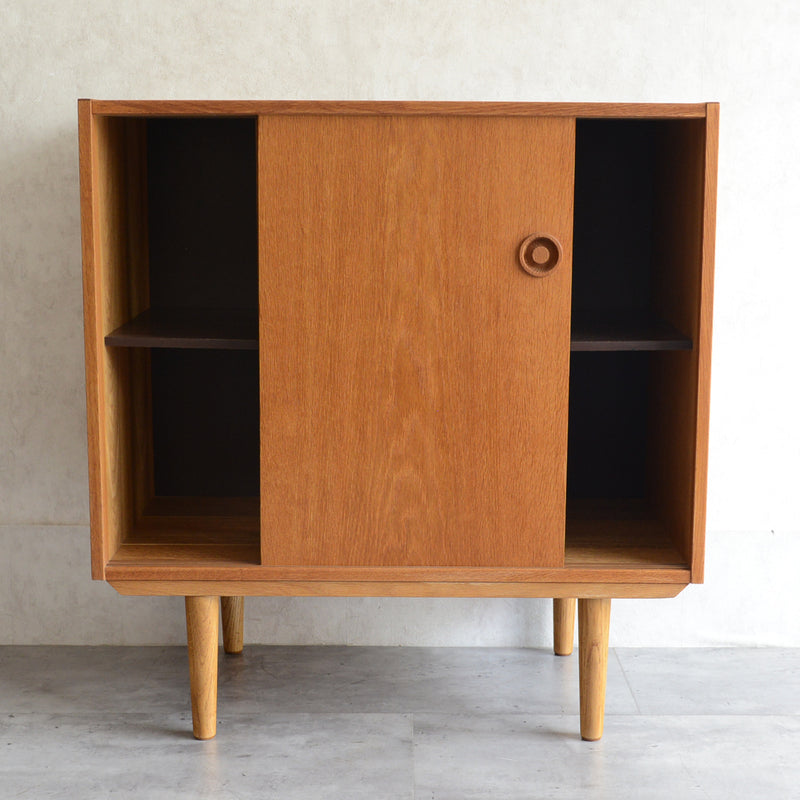 デンマーク ヴィンテージ　オークキャビネット 01