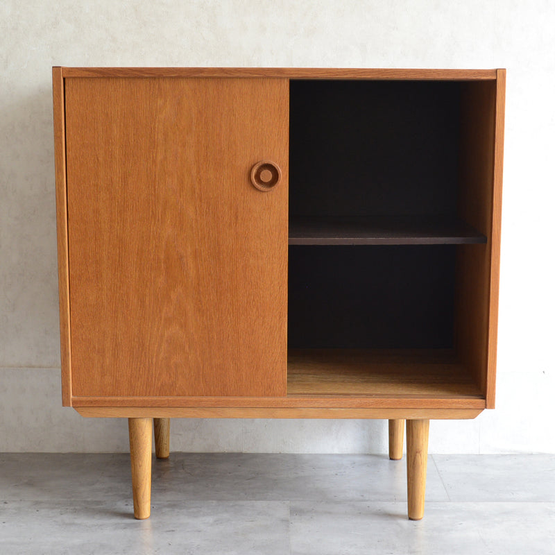 デンマーク ヴィンテージ　オークキャビネット 01