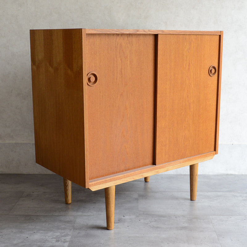 デンマーク ヴィンテージ　オークキャビネット 01