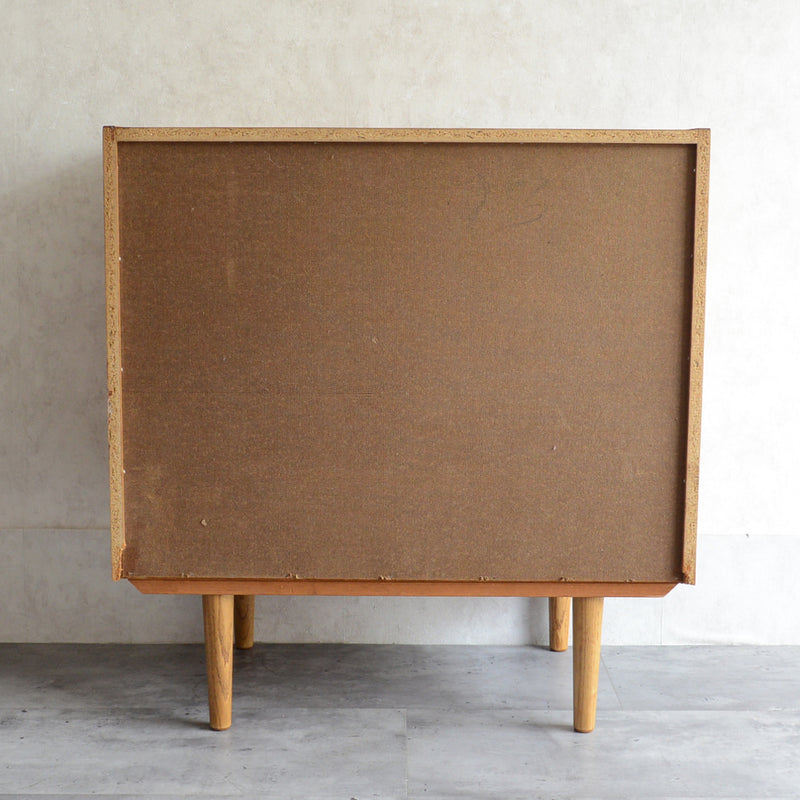 デンマーク ヴィンテージ　オークキャビネット 01