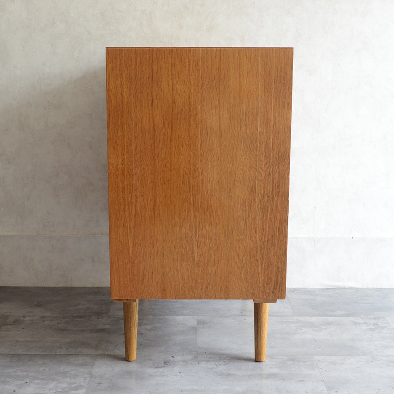 デンマーク ヴィンテージ　オークキャビネット 01