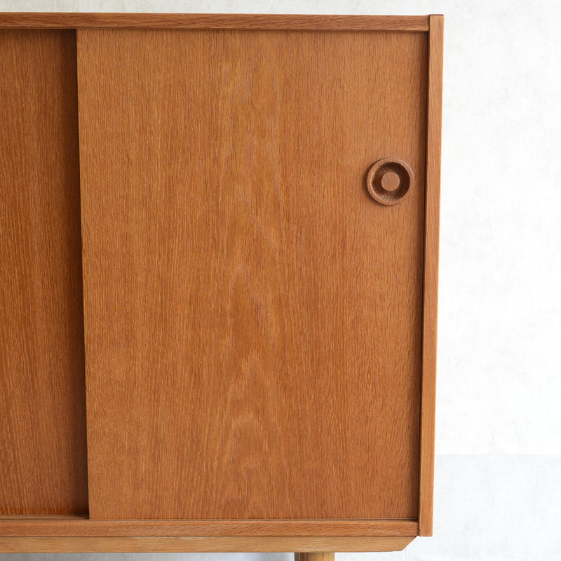 デンマーク ヴィンテージ　オークキャビネット 01