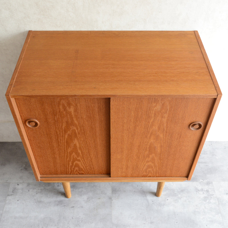 デンマーク ヴィンテージ　オークキャビネット 01