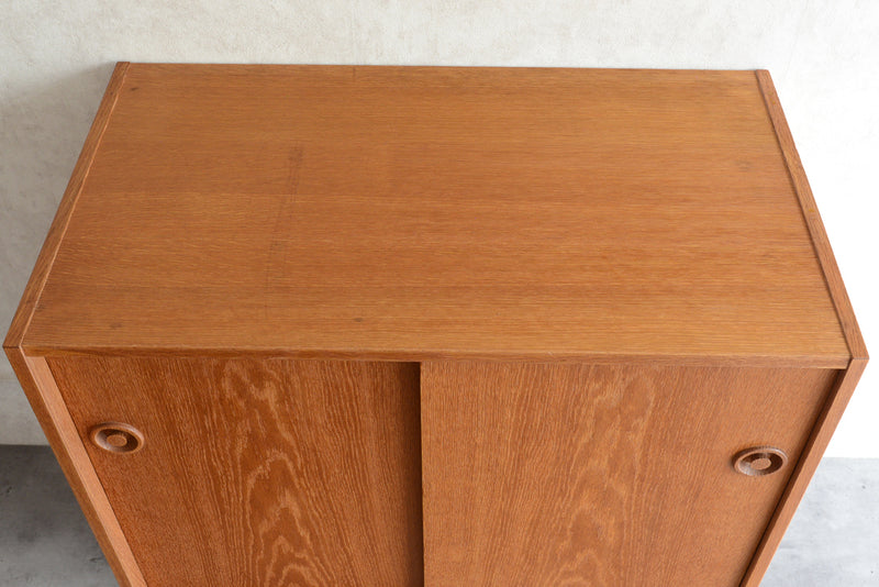 デンマーク ヴィンテージ　オークキャビネット 01