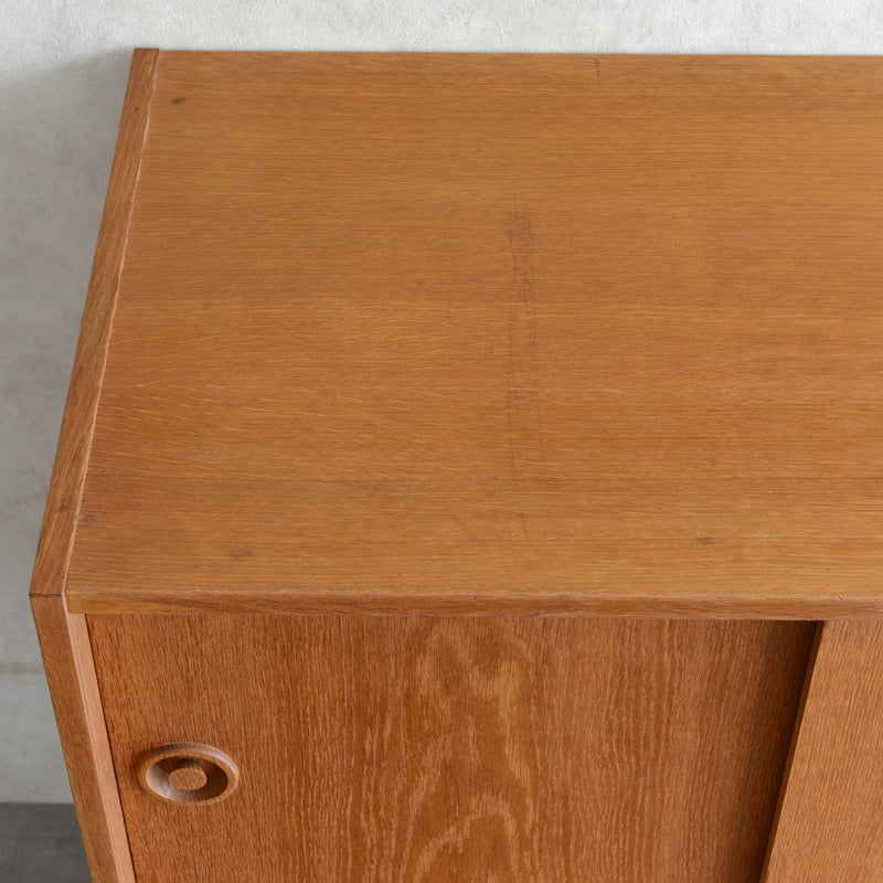 デンマーク ヴィンテージ　オークキャビネット 01