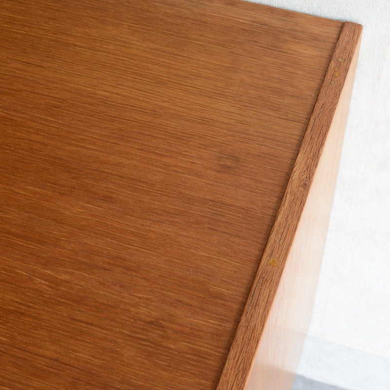 デンマーク ヴィンテージ　オークキャビネット 01