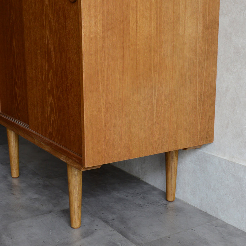 デンマーク ヴィンテージ　オークキャビネット 01