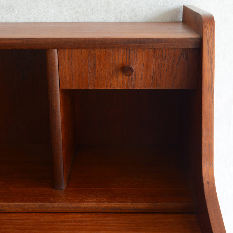 デンマーク ヴィンテージ　 チーク ビューロー 3-3