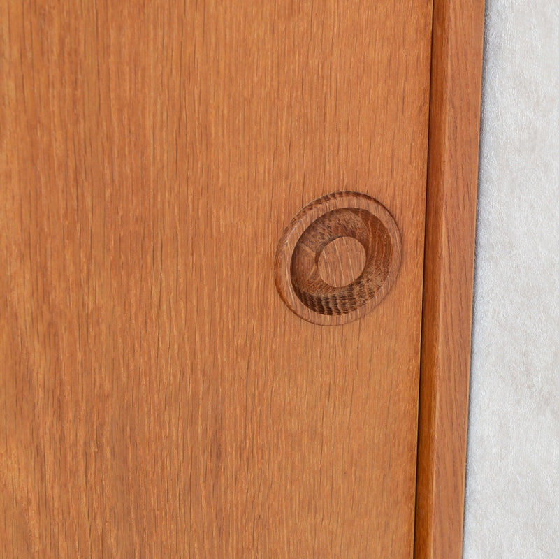 デンマーク ヴィンテージ　オークキャビネット 01