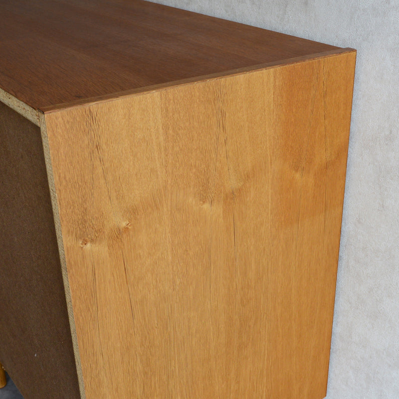 デンマーク ヴィンテージ　オークキャビネット 01