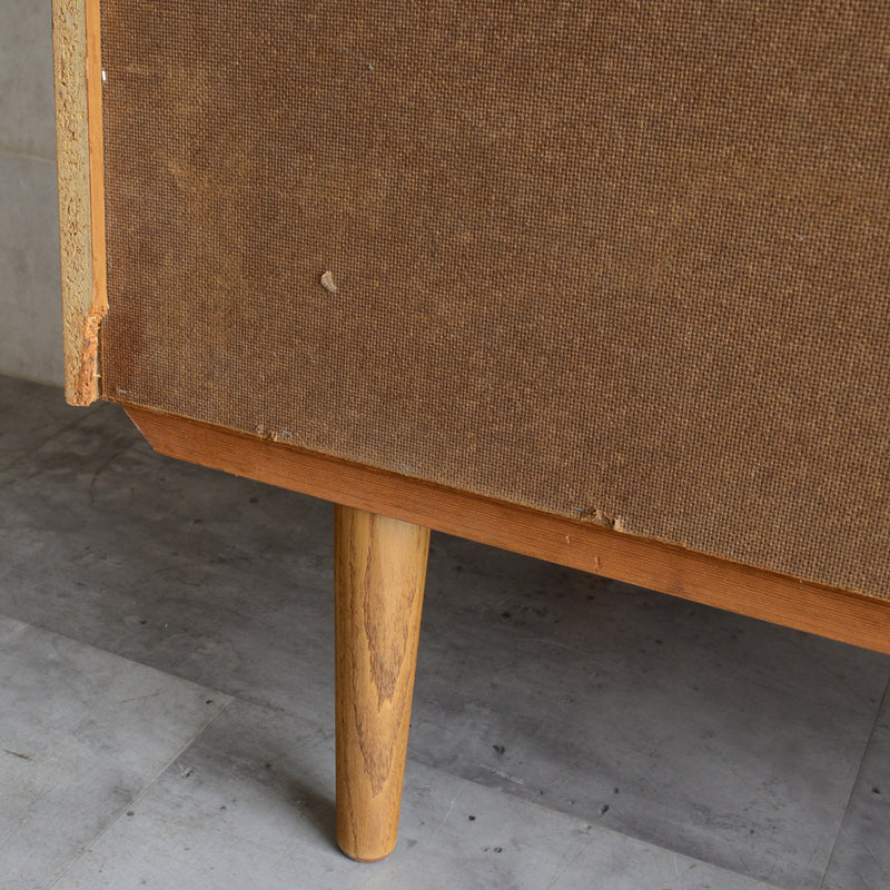 デンマーク ヴィンテージ　オークキャビネット 01