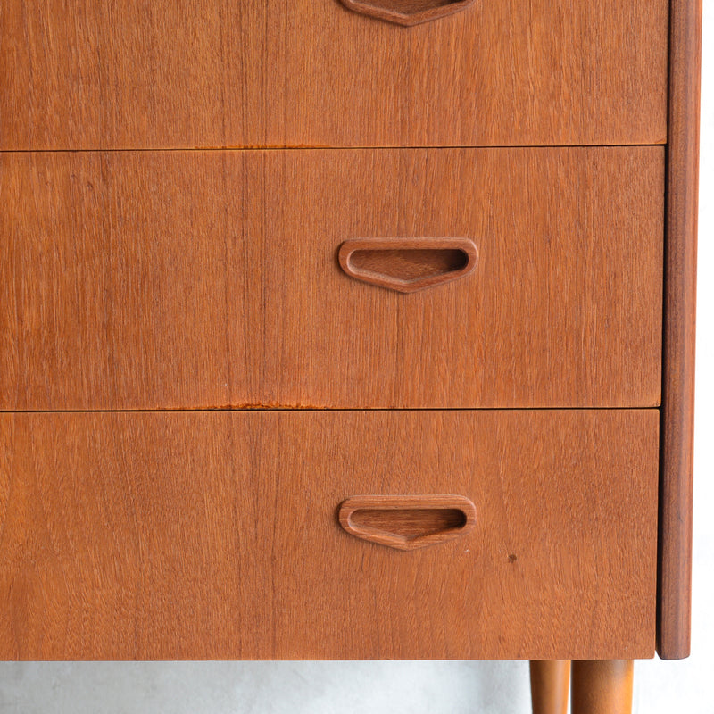 スウェーデン　ヴィンテージ チークチェスト（4段）