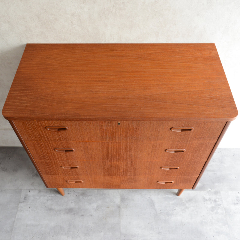 スウェーデン　ヴィンテージ チークチェスト（4段）