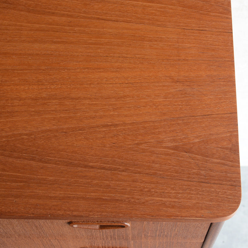 スウェーデン　ヴィンテージ チークチェスト（4段）