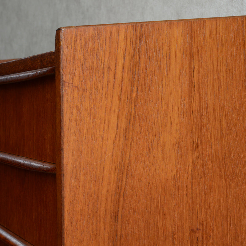 デンマーク　ヴィンテージ チークチェスト 3段　3-2